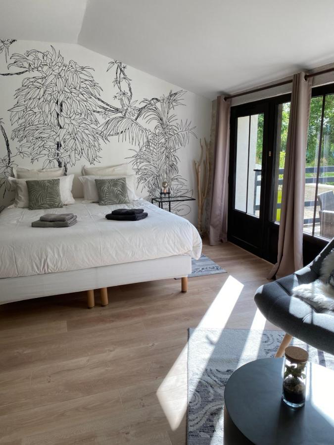 Bed and Breakfast La Chaumeauniere Aigrefeuille-dʼAunis Exteriér fotografie