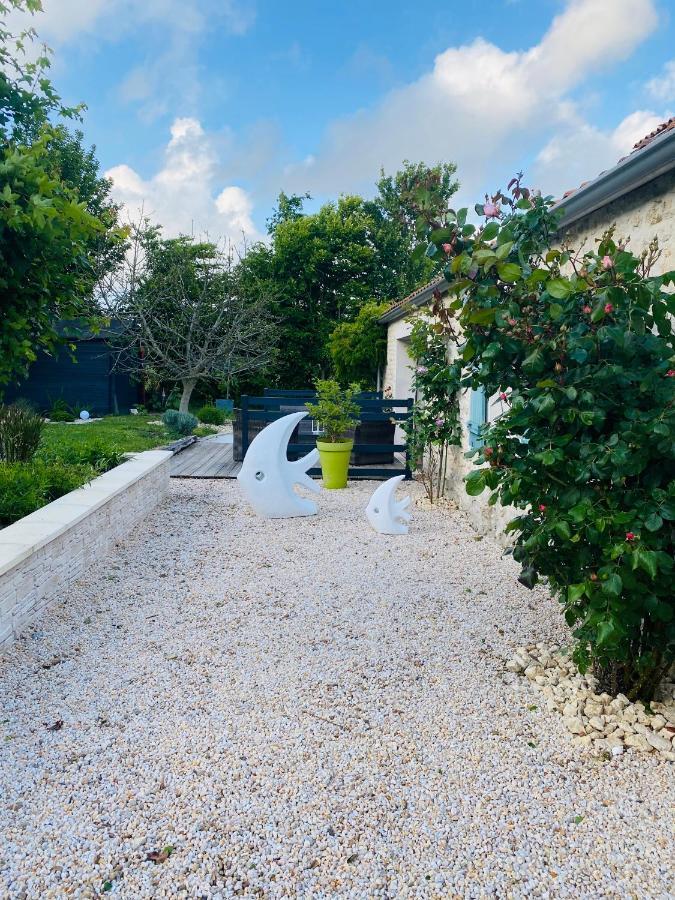Bed and Breakfast La Chaumeauniere Aigrefeuille-dʼAunis Exteriér fotografie