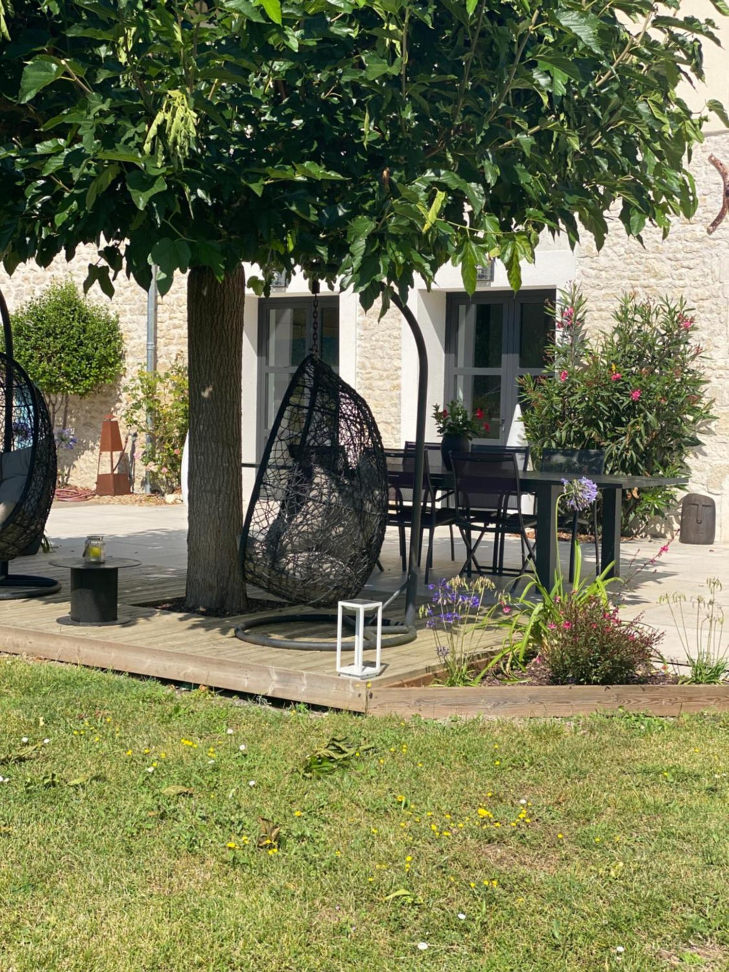 Bed and Breakfast La Chaumeauniere Aigrefeuille-dʼAunis Exteriér fotografie