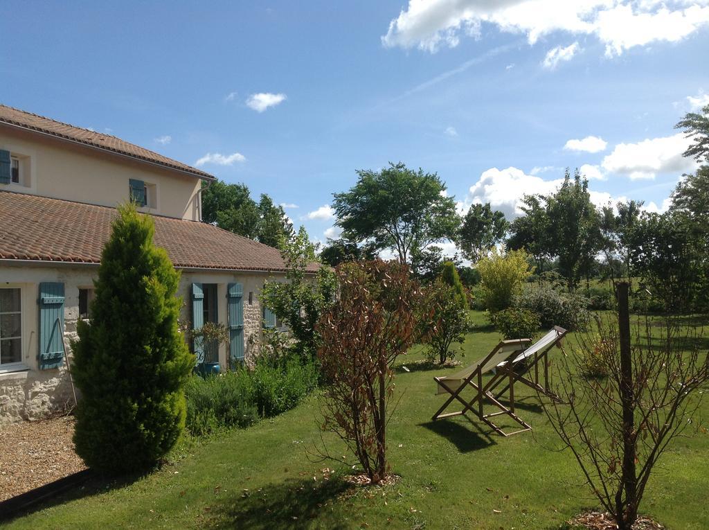Bed and Breakfast La Chaumeauniere Aigrefeuille-dʼAunis Exteriér fotografie